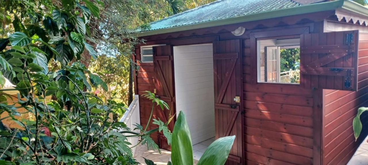 Gite Mamour - Charmant Petit Bungalow A Decouvrir Baillif Екстериор снимка
